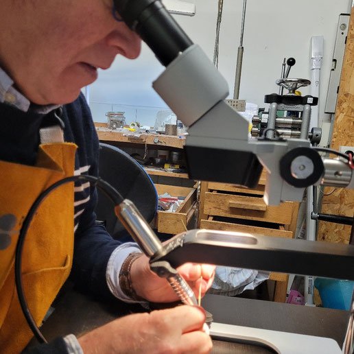 Jean-Luc Grolaux dans son atelier